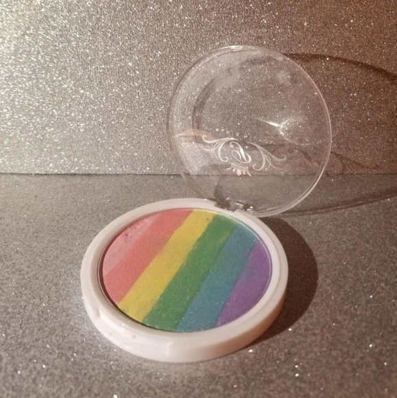 Paris Hilton Makeup Bundle - Picture 4 of 8